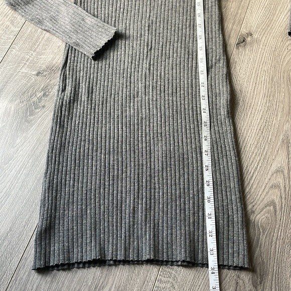 Pink rose, long sleeve, ribbed turtleneck, dress with lots of stretch. - Picture 6 of 7